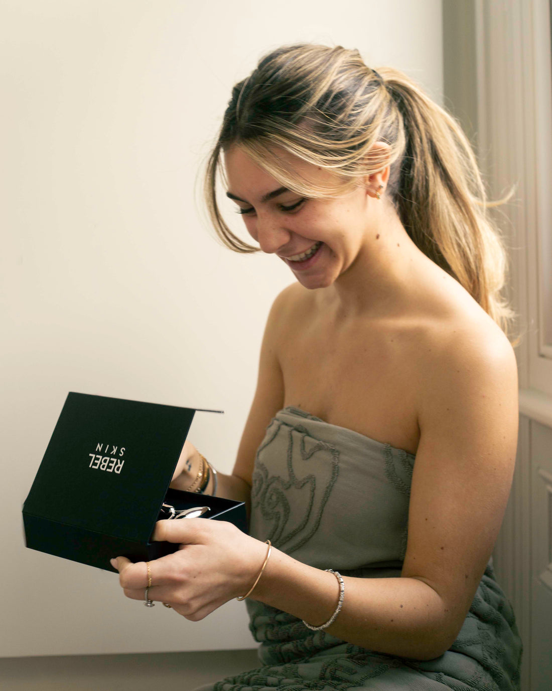 Sculpt and Unwind — Facial Cupping with the Ball Attachment